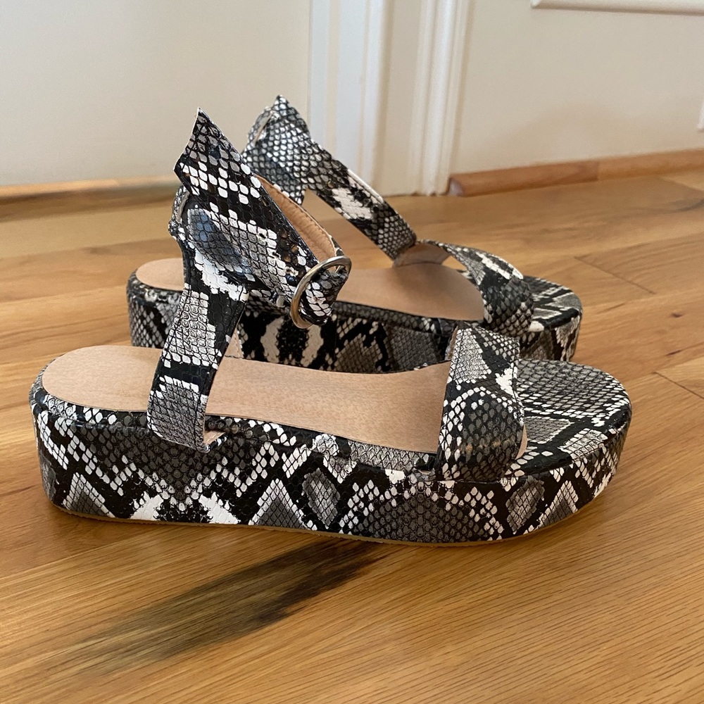 Snakeskin sandal platforms